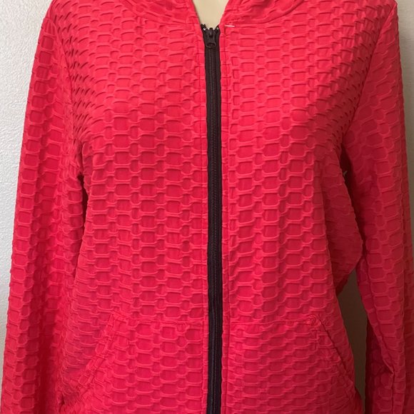 Sweatshirt Women's, L Red with long-sleeved hood, pockets, and zipper closure. - Picture 2 of 7